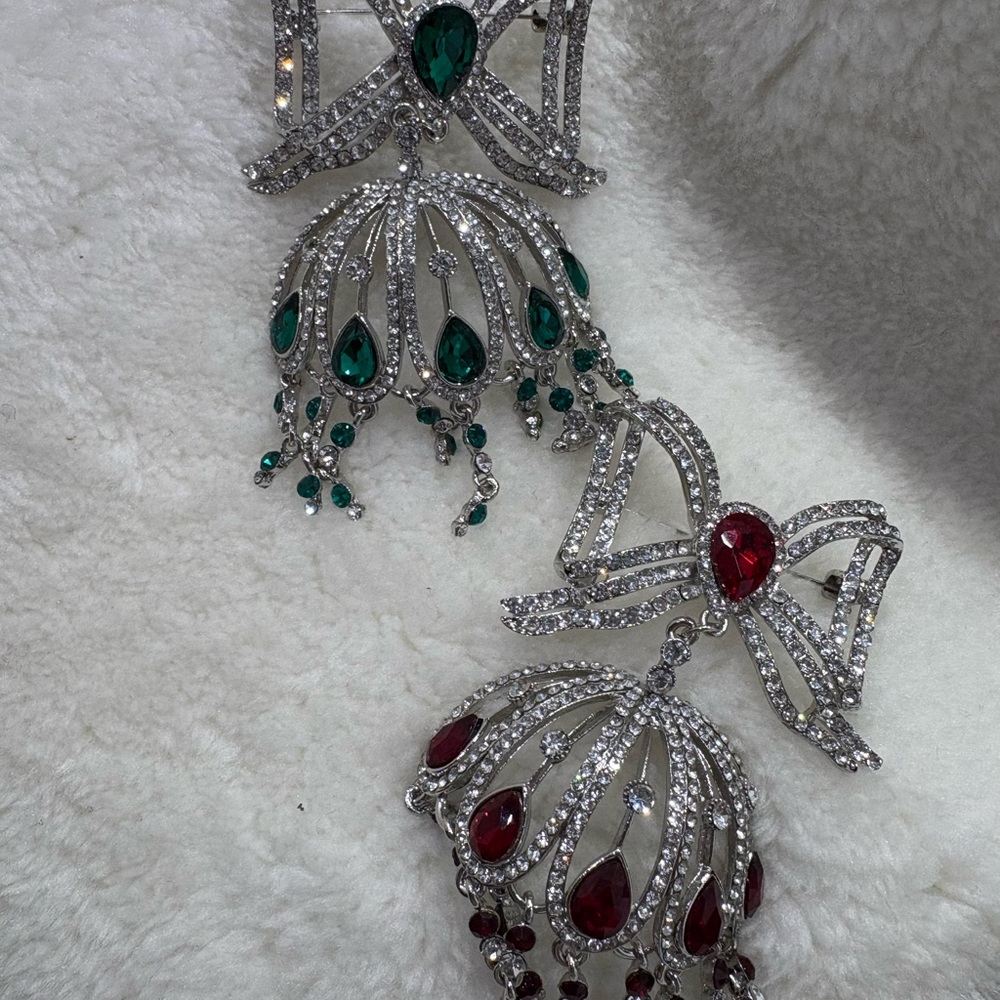 Elegant Silver and Red Gemstone Brooch - Picture 7 of 7